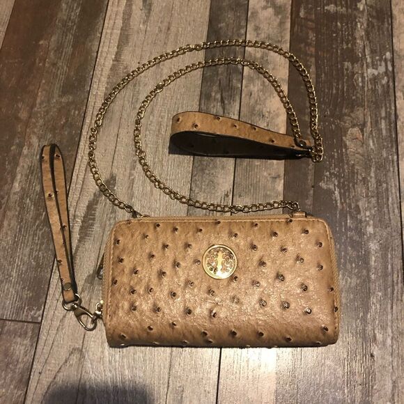 Tan clutch/wristlet with check book and card holder and 2 zipper sides - Picture 2 of 4